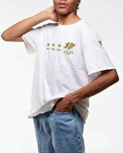 Alternative view of Remera Overside de Malvinas (Bordada) + Medias de regalo